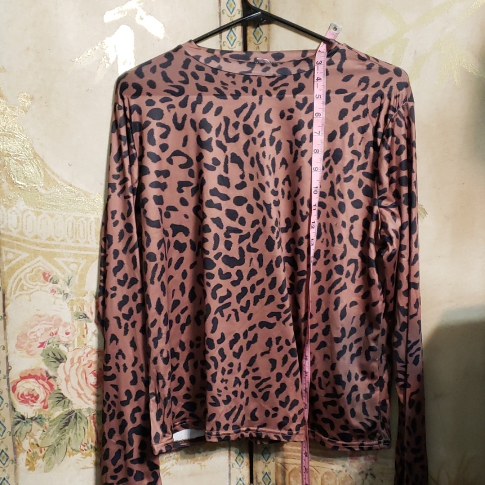 Womens long sleeve cheetah shirt